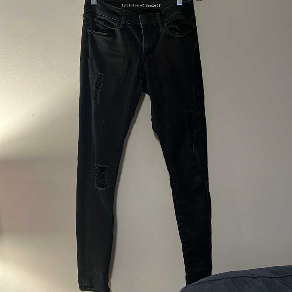 Ripped black jeans